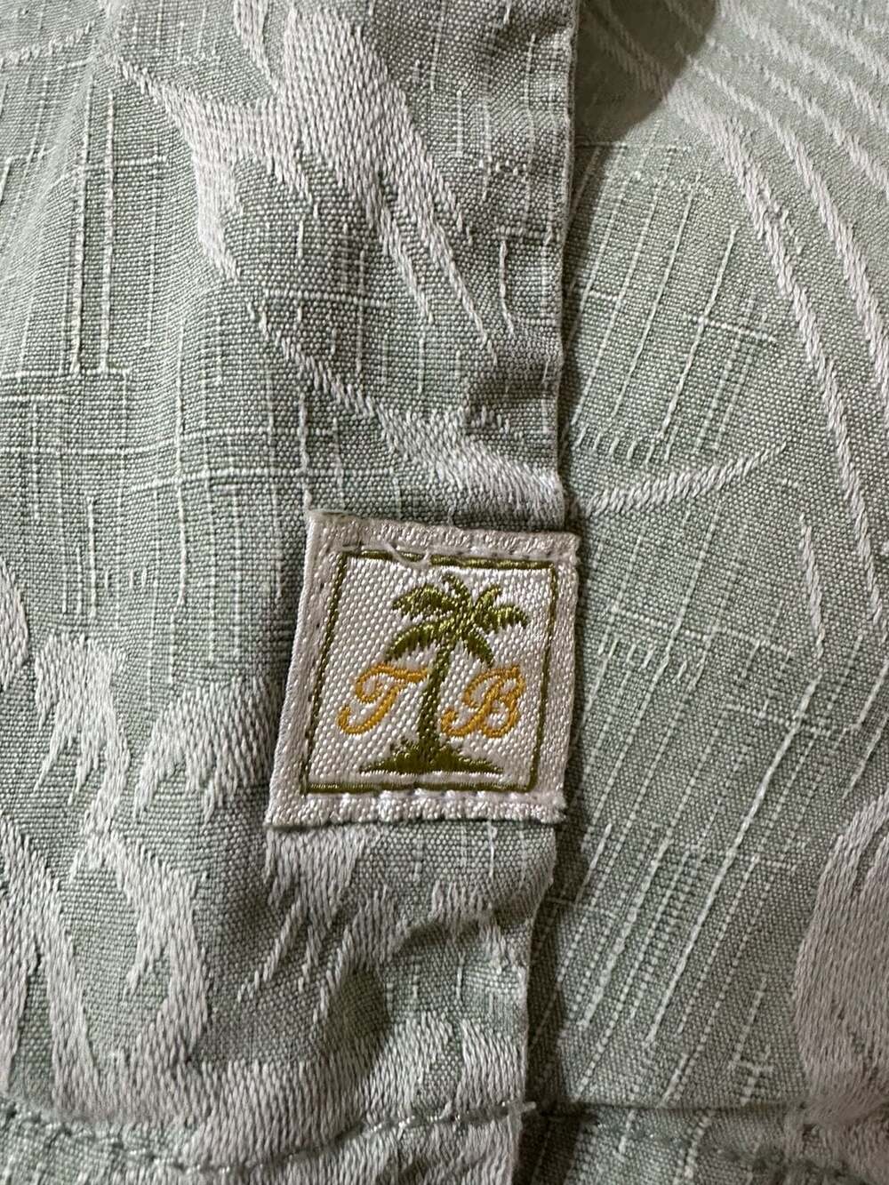 Tommy Bahama Men's 2XB 100% Silk Sage Green Jacquard Floral Hawaiian Camp Shirt - Picture 6 of 6